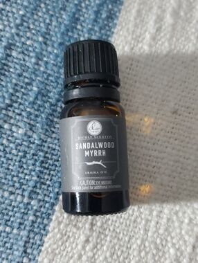 DW HOME Sweet Sandalwood Myrrh Aroma Oil